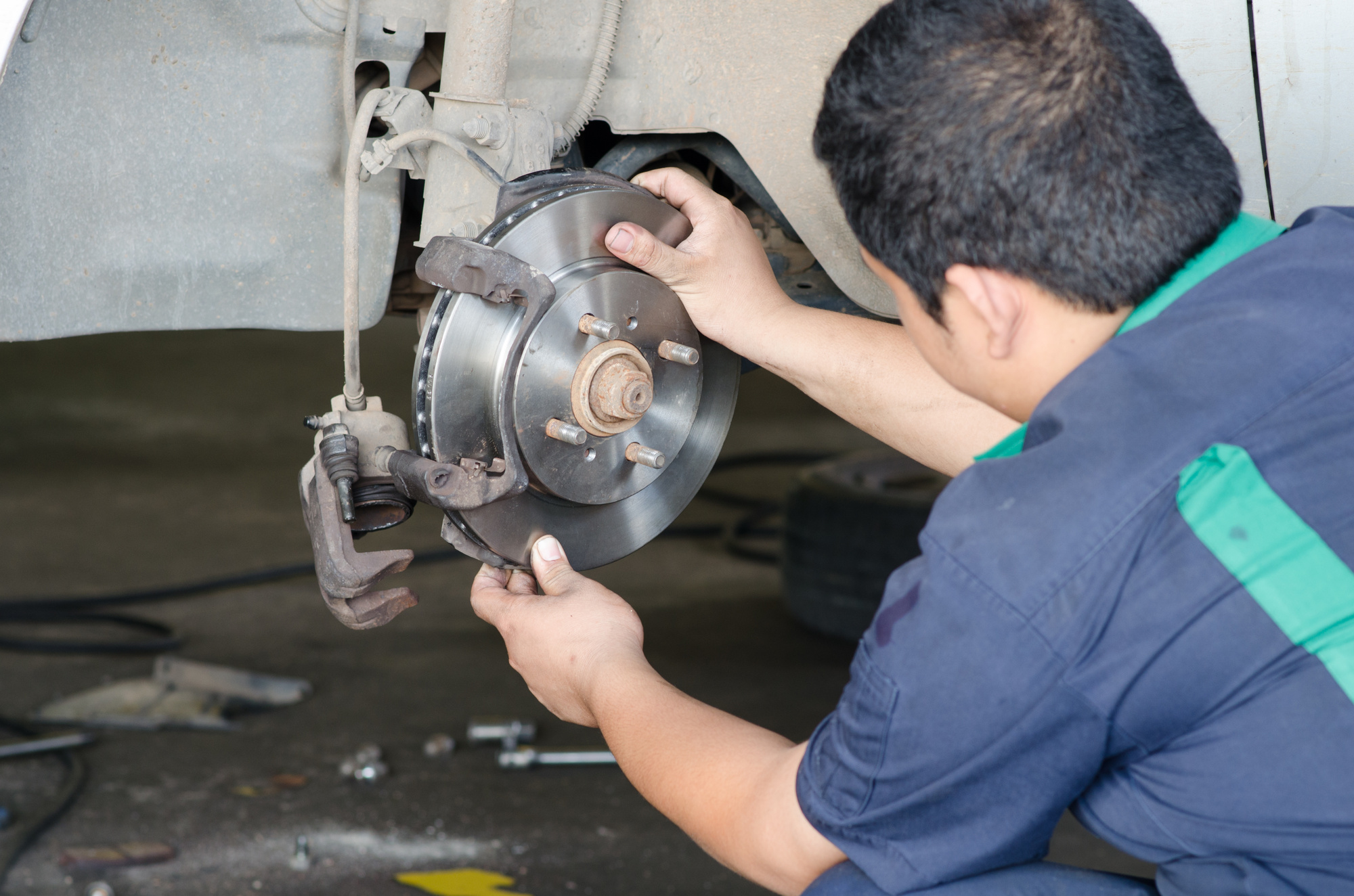 3 Signs it's Time to Replace Your Brake Pads