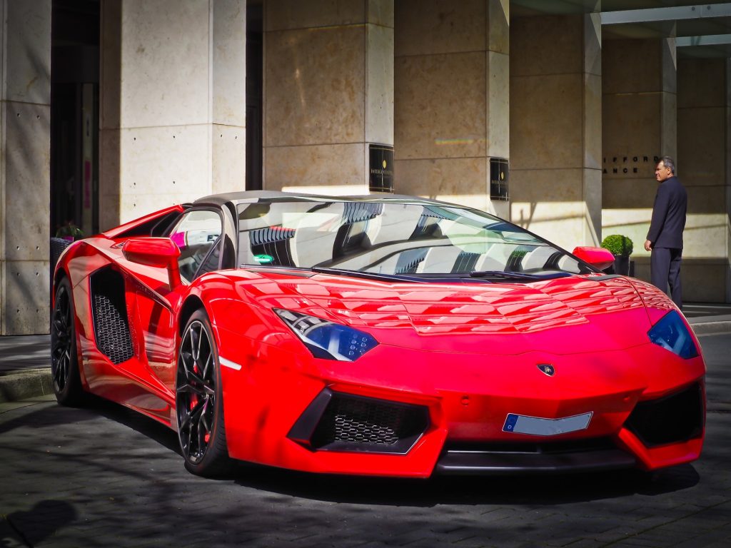 Lamborghini vs Ferrari: Which Luxury Car Brand Is Right For You