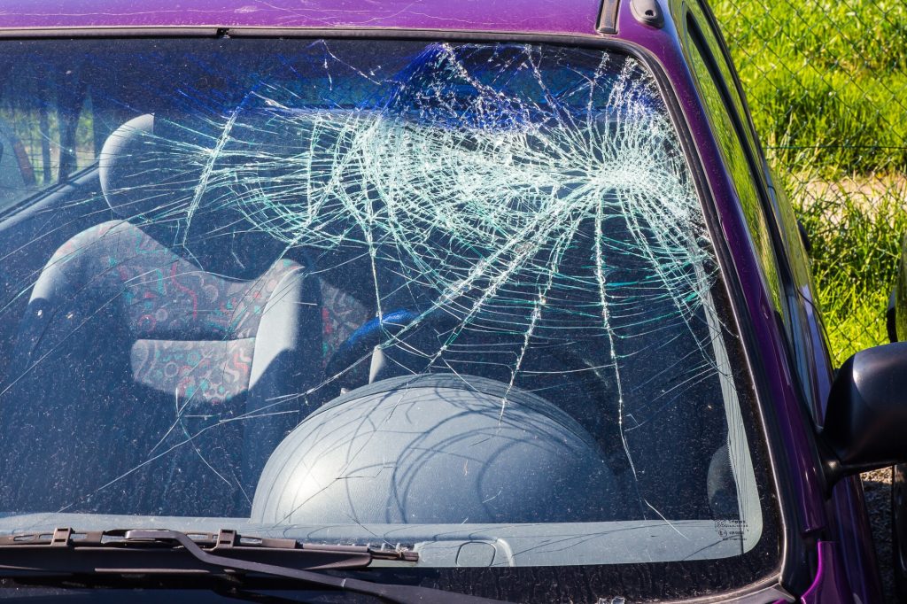 How to Deal With Cracked Car Windows Motor Era